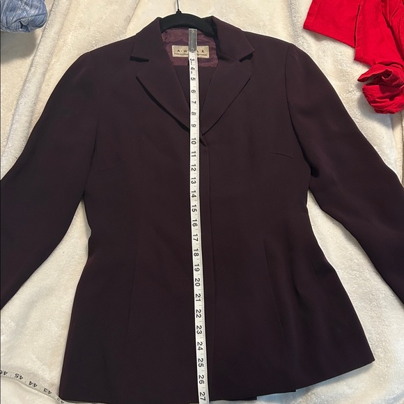 A.Wear women’s three piece suit - Picture 16 of 16